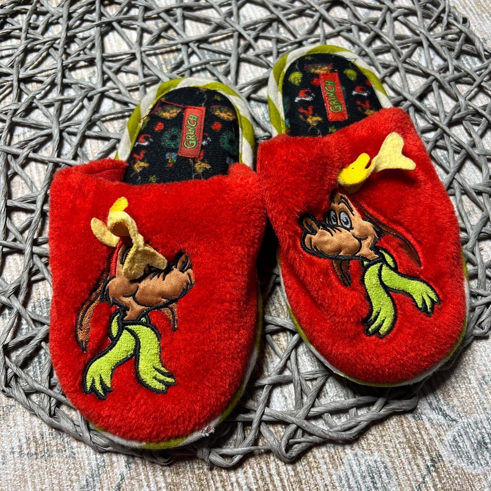 The Grinch Red Cartoon Embroidered Slippers